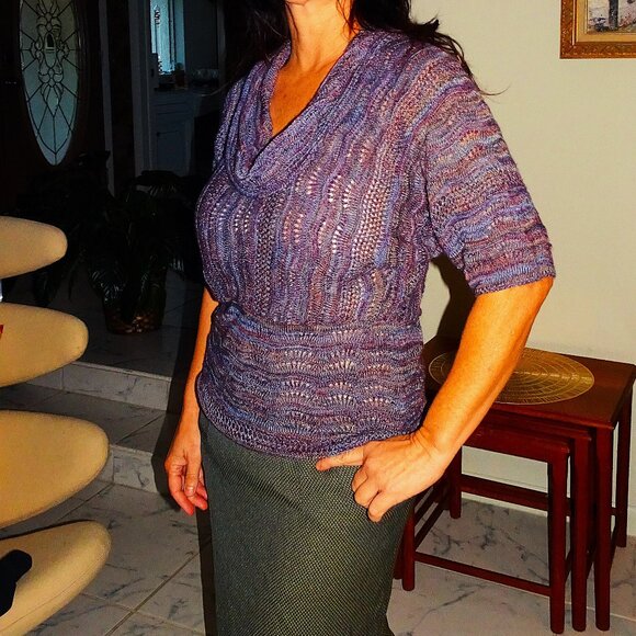 Two-one-Two New York blue & red lightweight Scoop Neck sweater - Picture 1 of 7